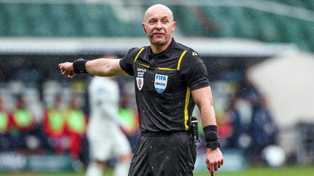 Арбитр Шимон Марчиняк.