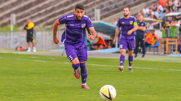 Арас Озбилис. Футболист Арас Озбилис