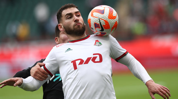 Футболист Наир Тикнизян