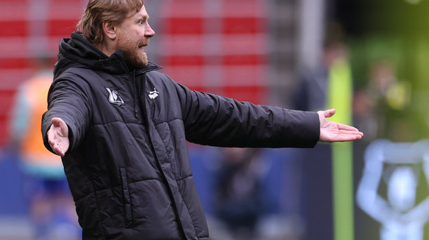 Тренер Валерий Карпин