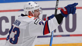 Хоккеист Дмитрий Яшкин