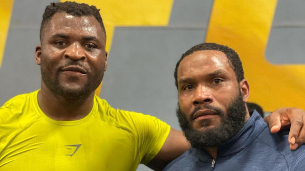 Франсис Нганну и Тони Джонсон.