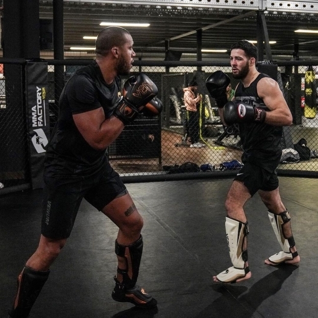 Спарринг Насруддина Имавова и Сирила Гана. Спарринг Насруддина Имавова и Сирила Гана.