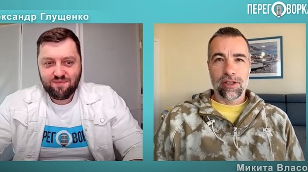 Никита Власов (справа).