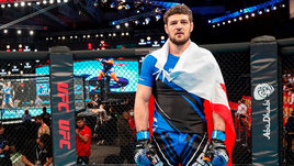 Перевернул Снайдера, выиграл два ЧМ по ММА. Дагестанский феномен в тяжелом весе