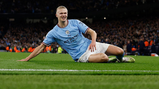 Эрлин Холанн. Нападающий «Манчестер Сити» Эрлин Холанн.