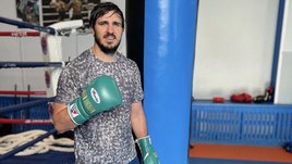 Боец ММА Артем Вахитов.