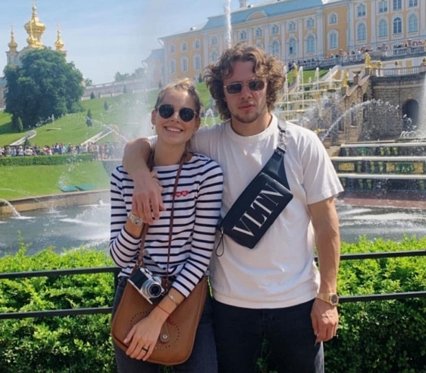 Алиса Знарок и Артемий Панарин. Алиса Знарок и Артемий Панарин