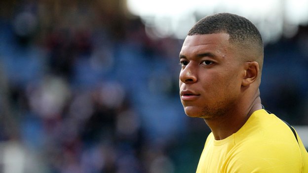 Килиан Мбаппе. Футболист Килиан Мбаппе.