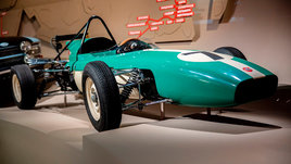 В России объявили о возрождении «Оки» и «Волги». А как русский автопром пытался попасть в «Формулу-1»?