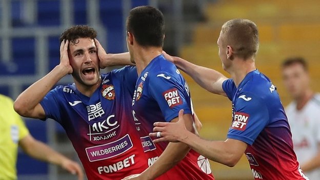 Наир Тикнизян (слева) в составе ЦСКА.