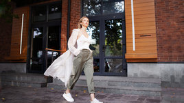 Стильная девушка.