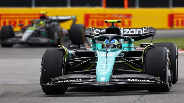 Болид Фернандо Алонсо в гонке на Гран-при Канады.