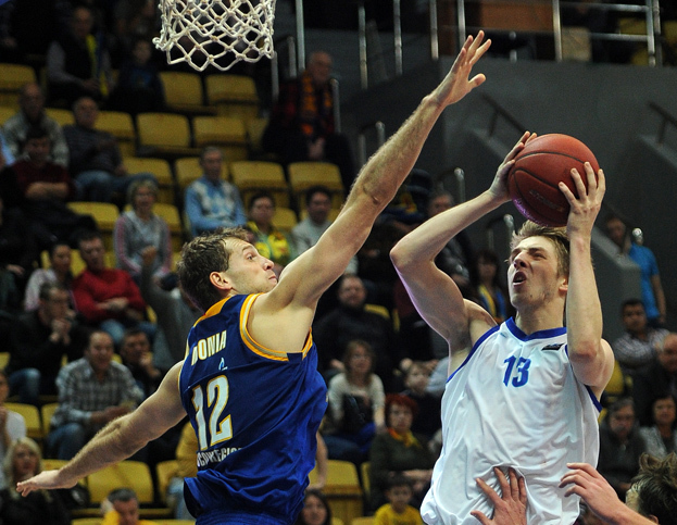 Сергей Моня и Артем Вихров. Баскетболисты Сергей Моня и Артем Вихров