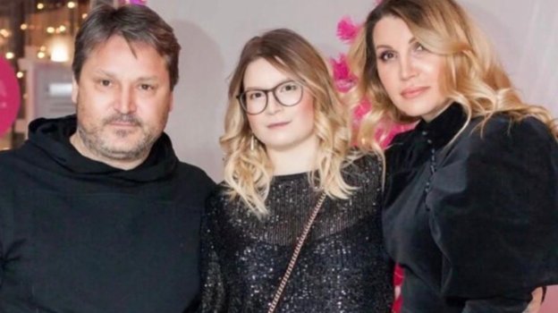 Вадим Евсеев с дочкой Полиной и супругой Татьяной.