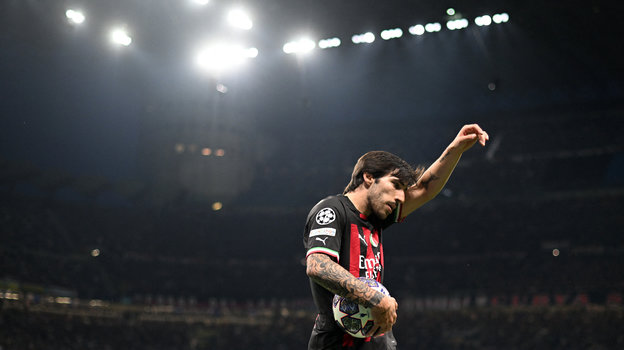 Сандро Тонали.