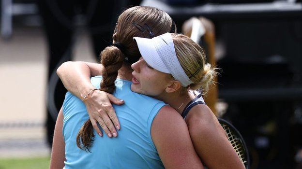 Елена Остапенко и Анастасия Потапова.