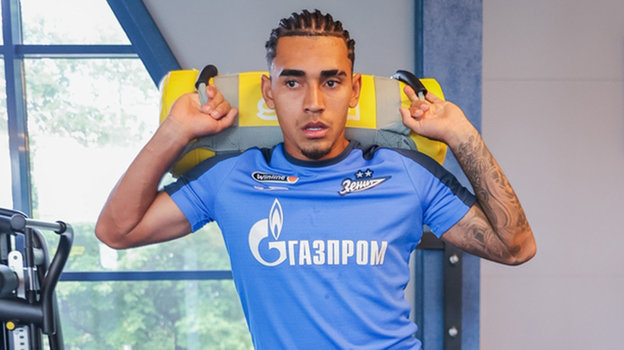 Ду Кейрос. Футболист «Зенита» Ду Кейрос.