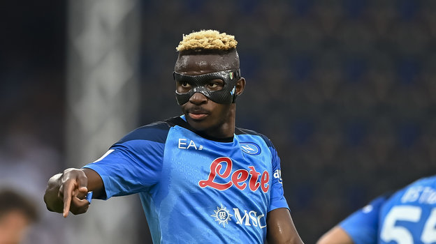 Футболист Виктор Осимхен.