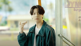 Кадр из клипа BTS «Dynamite»