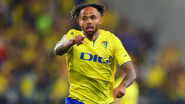 Футболист «Кадиса» Тео Бонгонда.