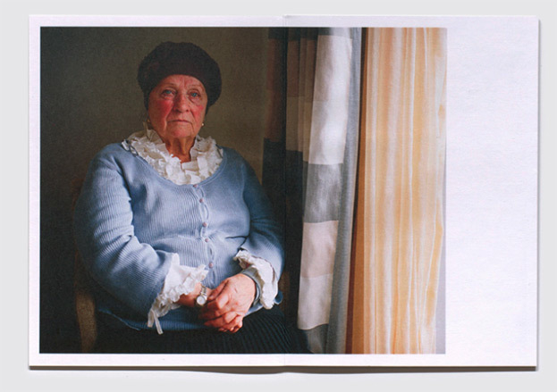 Сборник фотографий Юрия Подладчикова «Бабушка Надя» пользуется большим успехом.