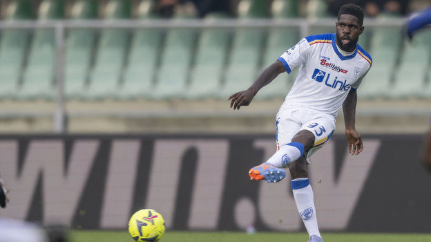 Самуэль Юмтити. Футболист Самуэль Юмтити.