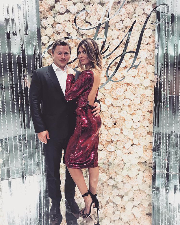 Владимир Тарасенко с женой. Владимир Тарасенко с женой на свадьбе Александра Овечкина