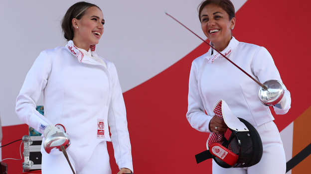 Фигуристка Алина Загитова и фехтовальщица Карина Азнавурян