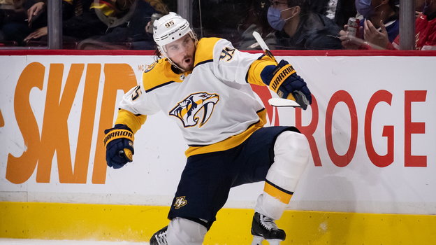 Форвард Мэтт Дюшен.