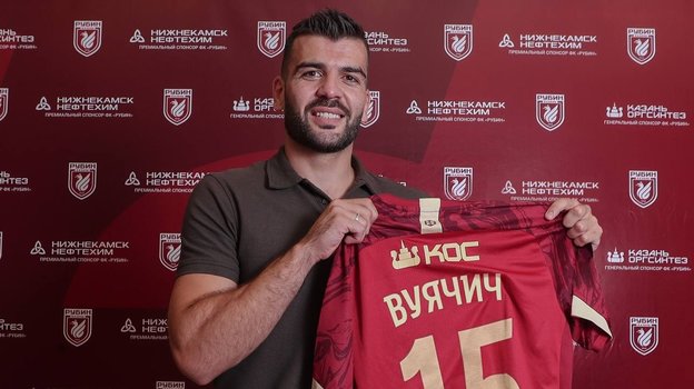 Игор Вуячич.