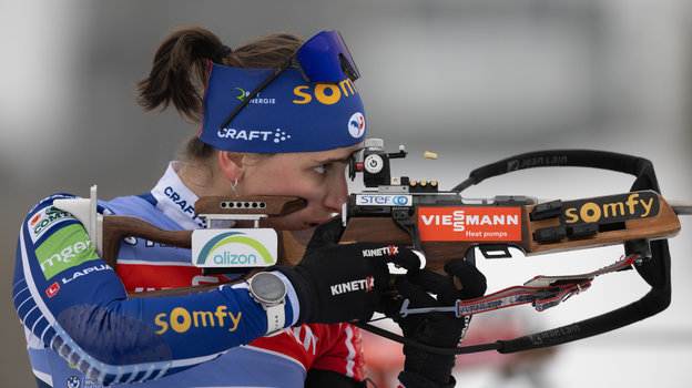 Жюлия Симон. Биатлонистка Жюлия Симон.