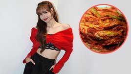 Лиса из Blackpink и ее любимое блюдо кимчи.