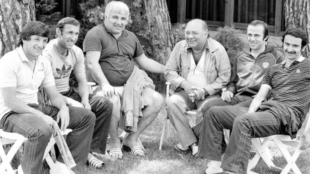 Виталий Дараселия, Тенгиз Сулаквелидзе, Нодар Ахалкаци, Евгений Леонов, Рамаз Шенгелия и Александр Чивадзе. Виталий Дараселия, Тенгиз Сулаквелидзе, Нодар Ахалкаци, Евгений Леонов, Рамаз Шенгелия и Александр Чивадзе