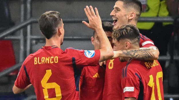 5 июля. Испания — Украина — 5:1. Испанцы забили гол.