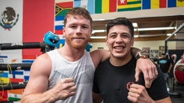 «Канело проиграл Биволу, потому что Дмитрий огромный!» Чемпион UFC Морено: бокс, спарринги с Шевченко, самое дорогое Lego