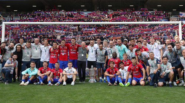 Футболисты ЦСКА и «Динамо»