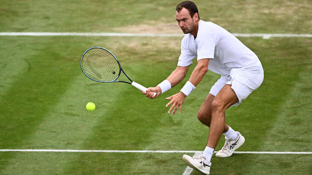 Роман Сафиуллин. Теннисист Роман Сафиуллин.