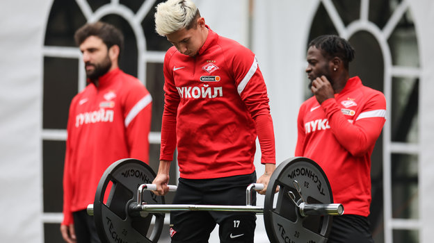 Футболист Антон Зиньковский