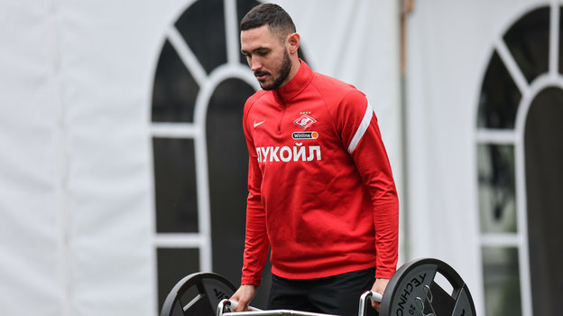 Футболист Никита Чернов