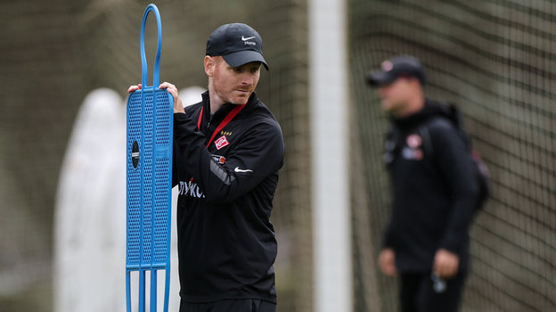 Тренер Гильермо Абаскаль.