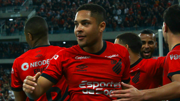 Витор Роке.