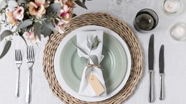 Красивый сервированный стол