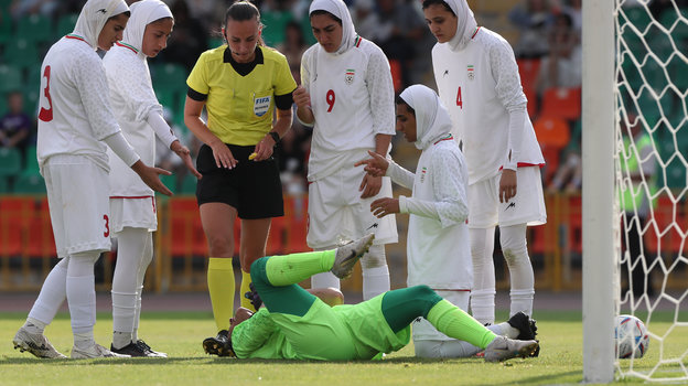 Повреждение вратаря иранской сборной Захры Ходжави