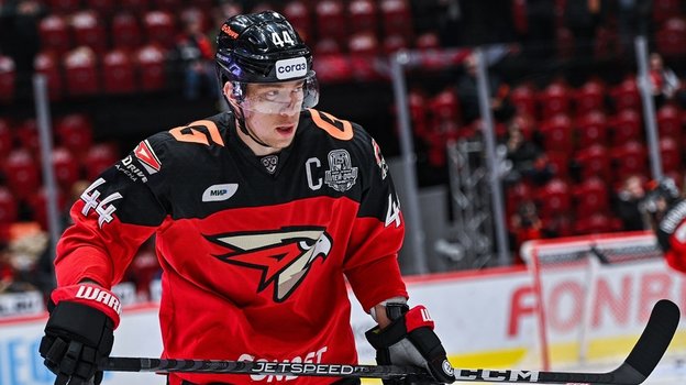 Капитан «Авангарда» защитник Дамир Шарипзянов.