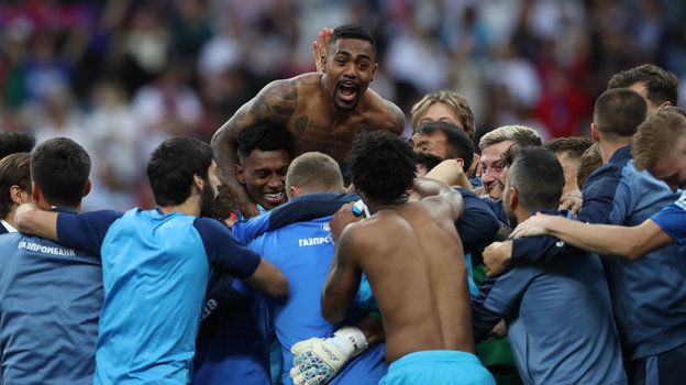 Радость зенитовцев после победы в Суперкубке России