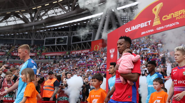 Мойзес выходит на матч с новорожденным ребенком