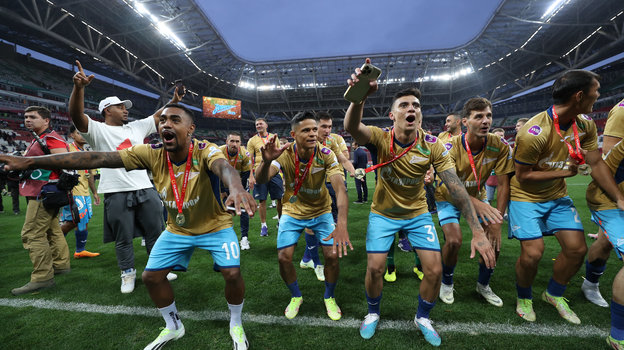 Зенитовцы празднуют победу