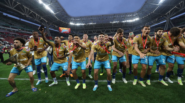 Зенитовцы празднуют победу