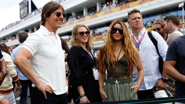 Том Круз и Шакира на этапе «Формулы-1». Том Круз и Шакира на этапе «Формулы-1»